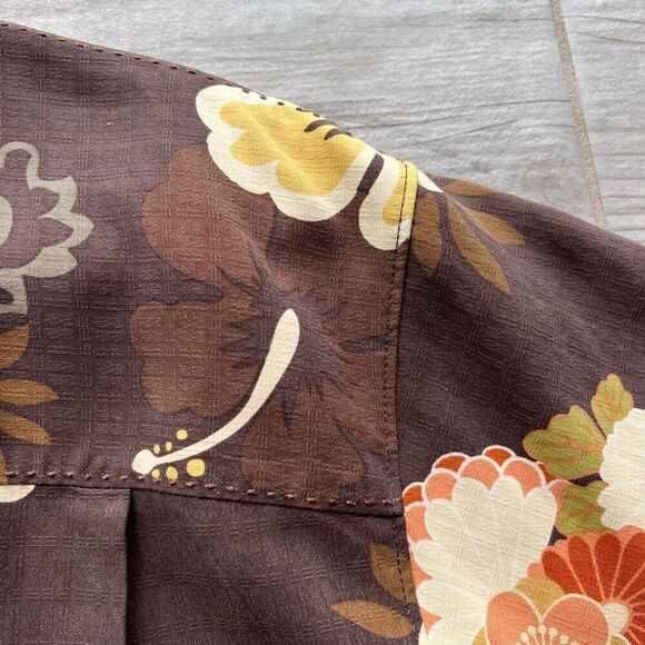 Tommy Bahama Mens Brown Floral Silk‎ Short Sleeve Hawaiian Button-Down Shirt XL - Picture 10 of 10